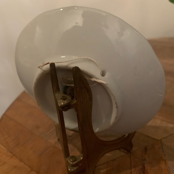 Vintage Occupied Japan Miniature Porcelain Decorative 4”Wall Plate & Brass Stand - Picture 3 of 5